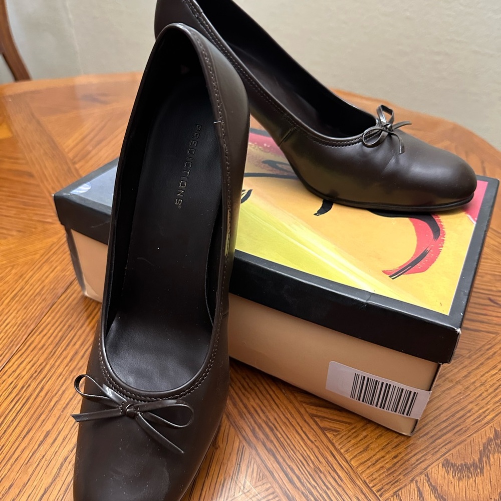 Perceptions Dark Brown Heels with Bow Accent